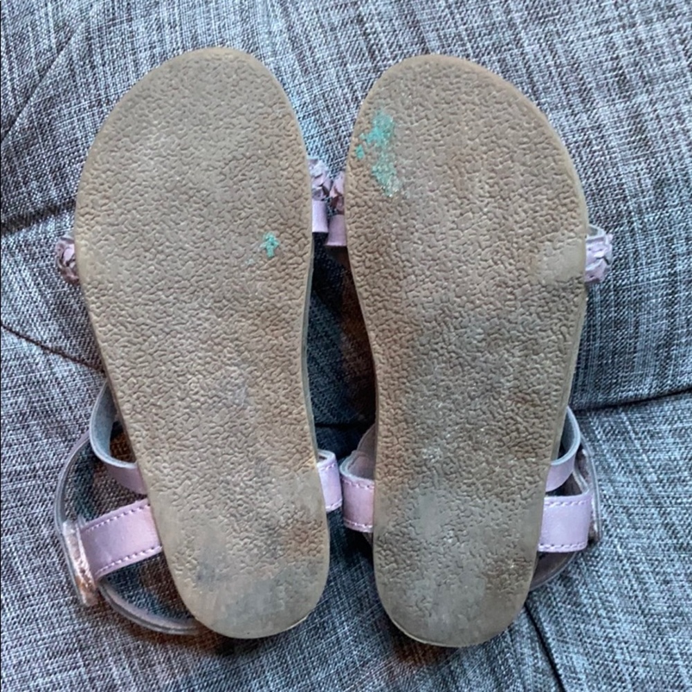 Lavender Blowfish sandals- SO CUTE!! - Picture 2 of 7